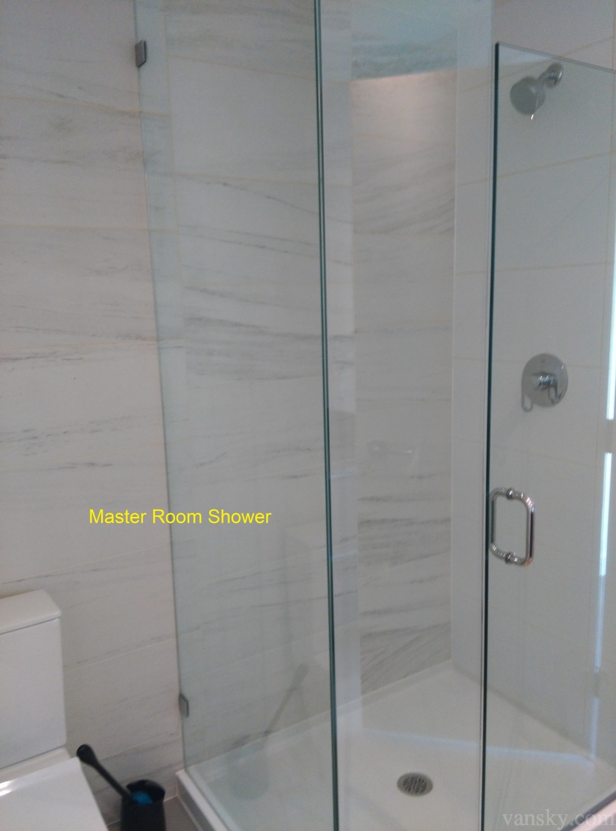 211012060631_Master Room Bathroom.jpg